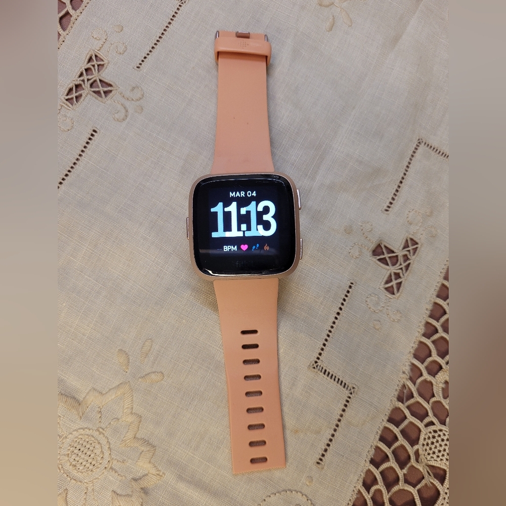 Fitbit Versa w/charger
